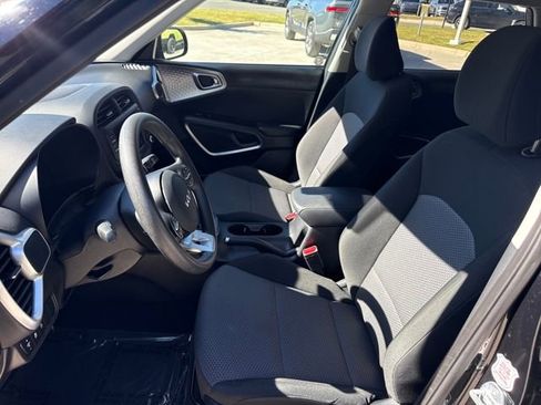 Used 2024 Kia Soul LX w/ Option Group 015 image 13