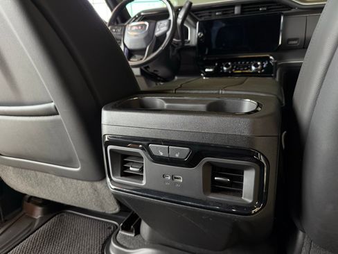 Used 2024 GMC Sierra 2500 AT4X image 40