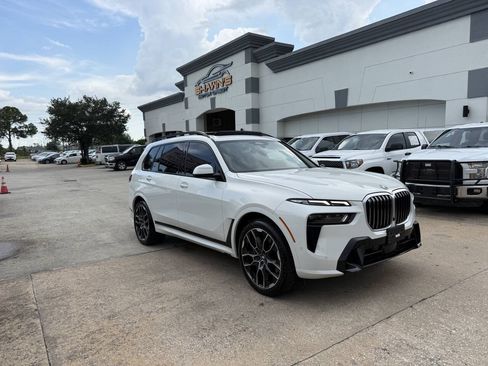 Used 2024 BMW X7 xDrive40i w/ M Sport Package AWD/4WD image 47