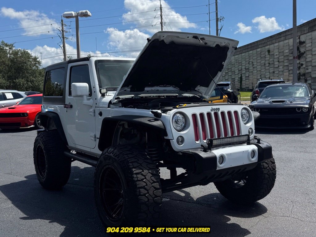 Used 2016 Jeep Wrangler Sahara w/ Connectivity Group AWD/4WD image 34