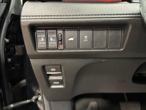 Used 2025 Honda Odyssey Sport-L image 15