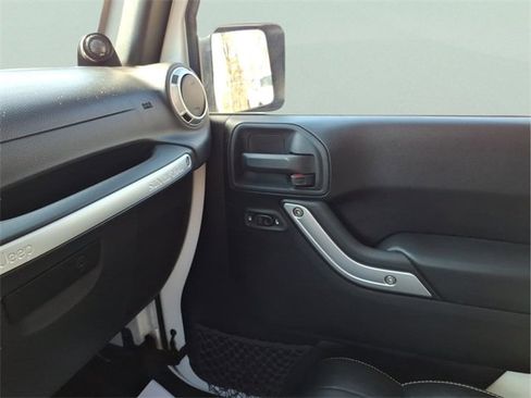 Used 2012 Jeep Wrangler Rubicon w/ Dual Top Group image 19