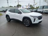 Used 2025 Chevrolet Trax RS w/ Driver Confidence Package image 2