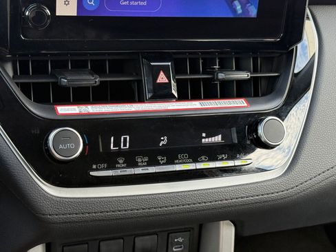 Used 2025 Toyota Corolla Cross LE image 24