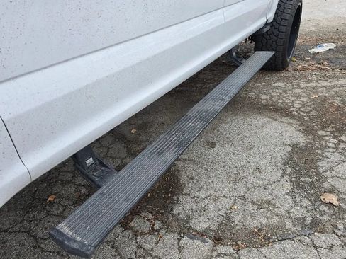Used 2015 Ford F150 XLT AWD/4WD image 10