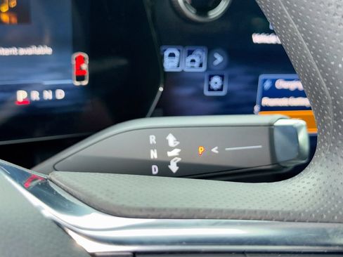 Used 2026 Chevrolet Equinox EV LT FWD image 23