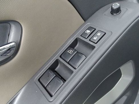 Used 2023 Nissan Frontier SV w/ Technology Package image 12