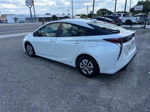 Used 2016 Toyota Prius Three FWD image 2