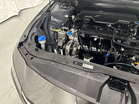 Used 2025 Hyundai Elantra SEL image 61