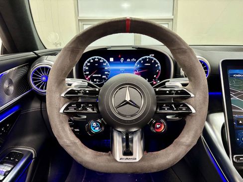 Used 2022 Mercedes-Benz SL 55 AMG 4MATIC w/ Driver Assistance Package image 22