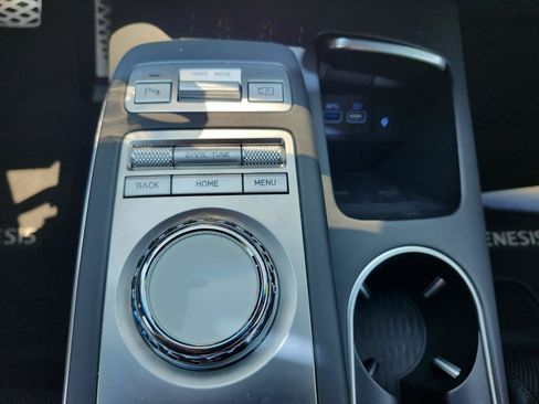 Used 2024 Genesis GV70 2.5T w/ Sport Prestige Package AWD/4WD image 23