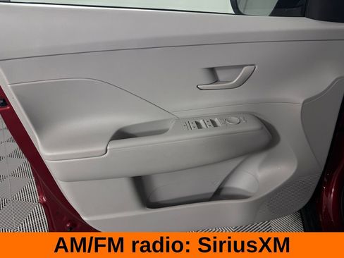 Used 2025 Hyundai Kona SEL image 10