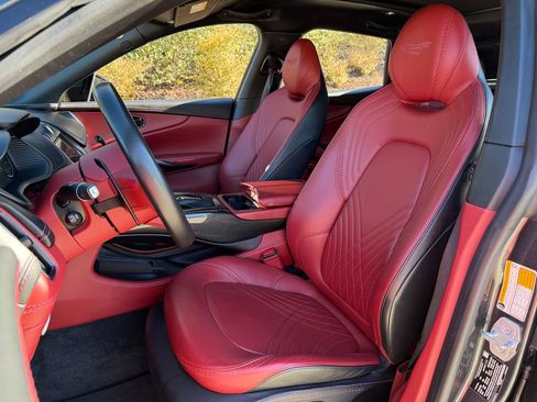 Used 2021 Aston Martin DBX image 12