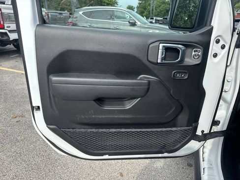 Used 2026 Jeep Wrangler Unlimited Rubicon AWD/4WD image 22