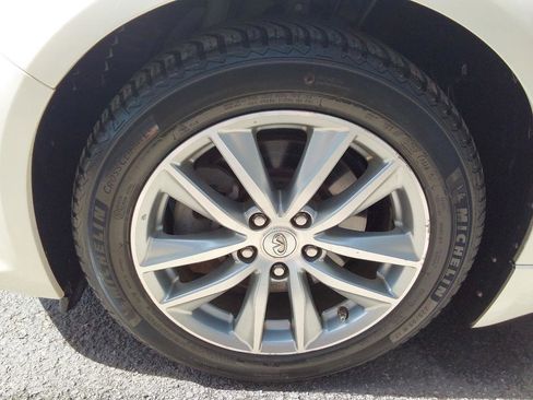 Used 2015 INFINITI Q50 Premium w/ Navigation Package image 12