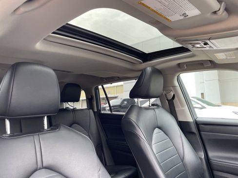 Used 2023 Toyota Highlander L image 33