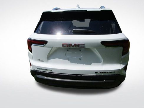 Used 2026 GMC Terrain Elevation w/ Elevation Premium Package FWD image 9