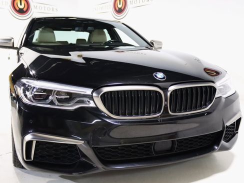 Used 2018 BMW M550i xDrive image 23