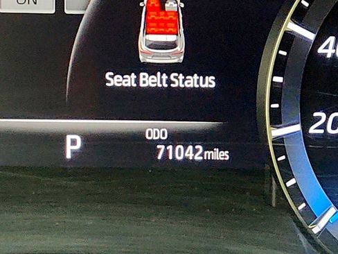 Used 2021 Toyota Highlander XLE image 16