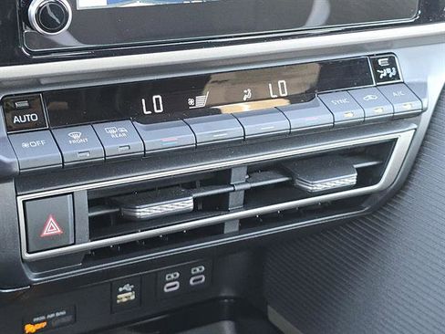 Certified 2025 Toyota Camry SE image 21