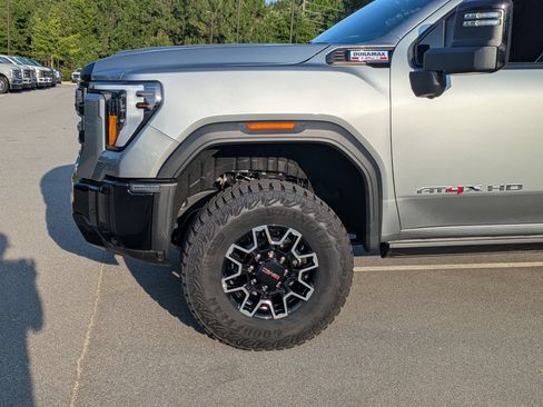 Used 2026 GMC Sierra 2500 AT4X AWD/4WD image 11