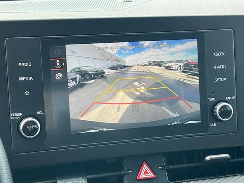 Used 2025 Kia Sportage LX image 23