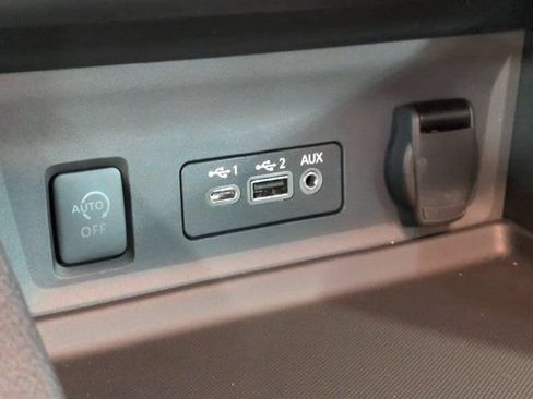 Used 2025 Nissan Sentra SV FWD image 18