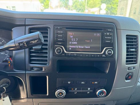 Used 2018 Nissan NV 2500 SV RWD image 17