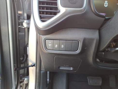 Used 2025 Kia Soul LX w/ LX Technology Package image 16