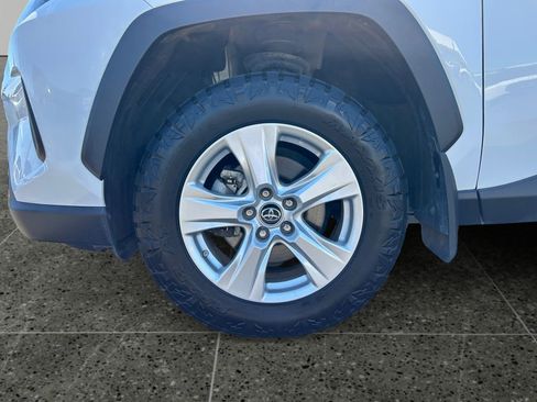 Used 2021 Toyota RAV4 LE w/ Carpet Mat Package (TMS) AWD/4WD image 5