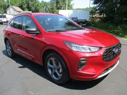 Certified 2023 Ford Escape ST-Line w/ Tech Pack #1 AWD/4WD image 3