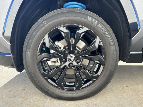 Used 2023 Toyota RAV4 XSE AWD/4WD image 11