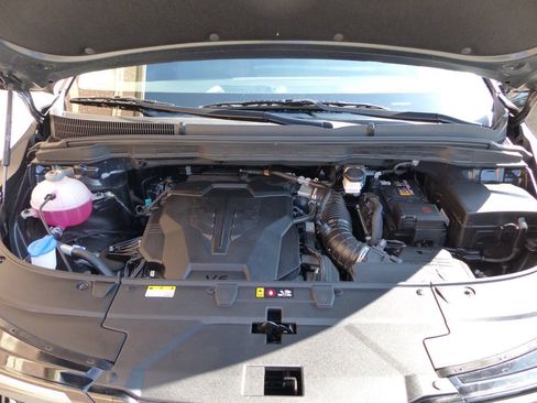 Used 2025 Kia Carnival EX FWD image 15