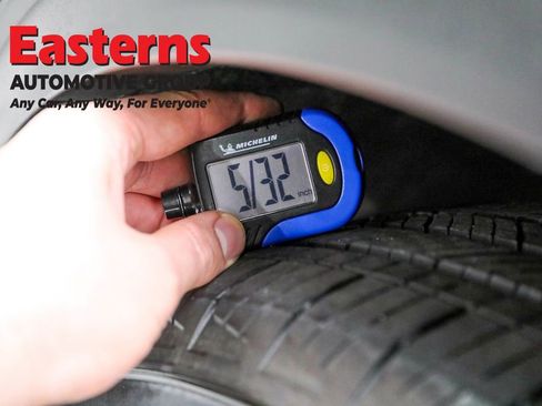 Used 2021 Ford Escape SE image 25