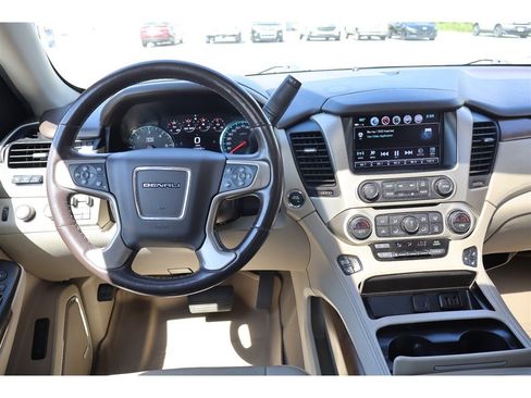 Used 2020 GMC Yukon XL Denali w/ Denali Premium Package AWD/4WD image 20