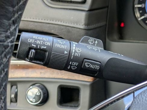 Used 2020 Cadillac Escalade Luxury image 32