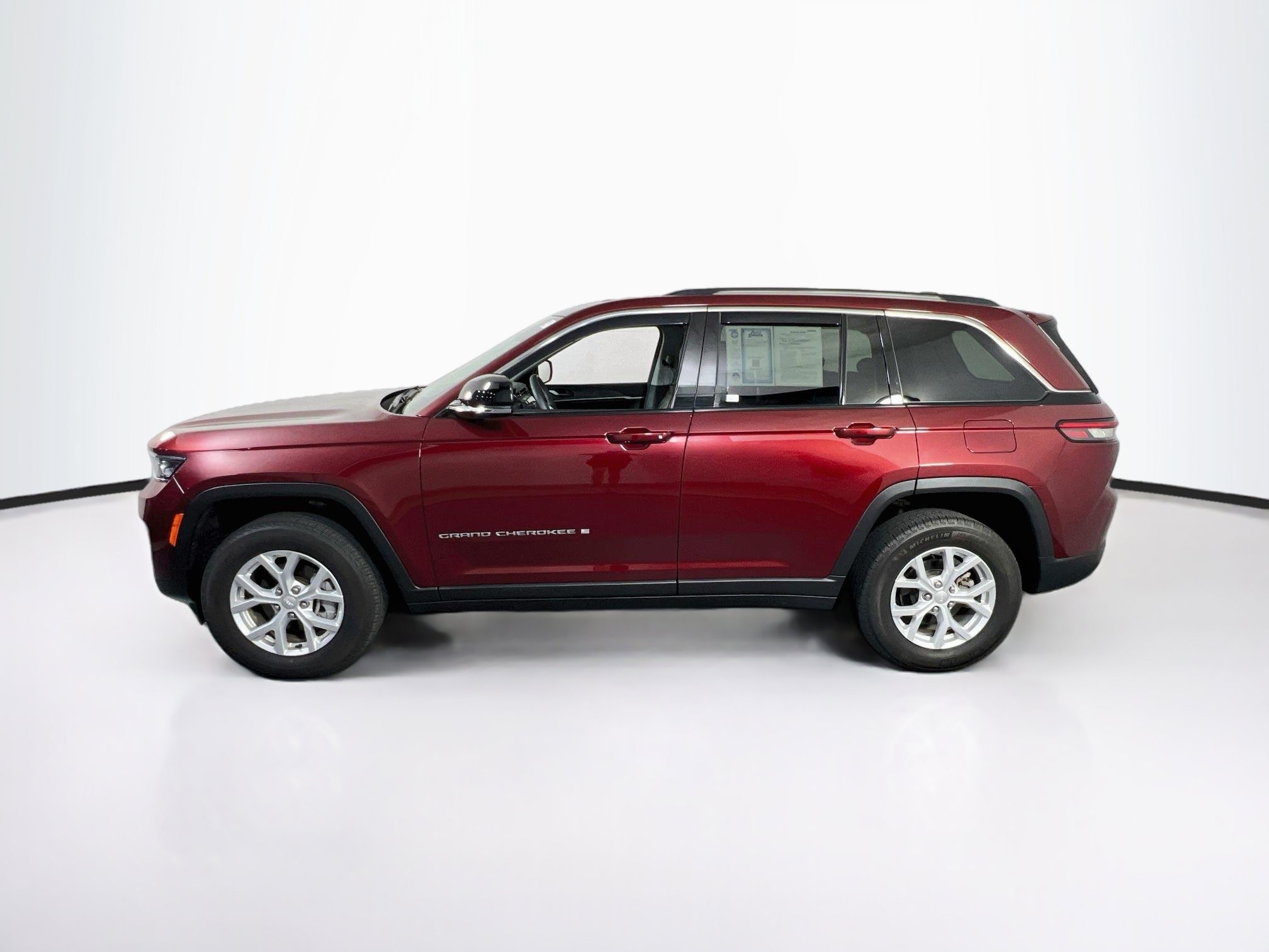 Used 2023 Jeep Grand Cherokee Limited AWD/4WD image 8
