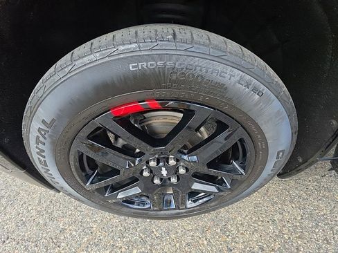 Used 2021 Chevrolet Traverse Premier w/ Redline Edition AWD/4WD image 38