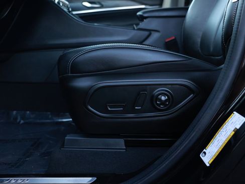 New 2025 Jeep Grand Cherokee L Overland image 14