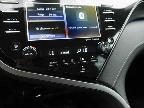 Used 2020 Toyota Camry XSE image 38