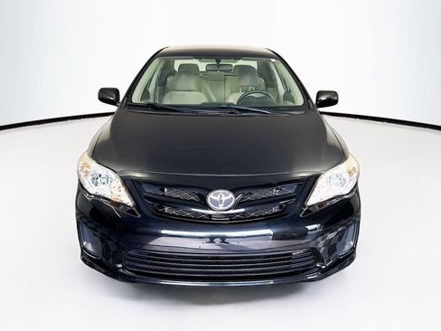 Used 2011 Toyota Corolla LE FWD image 2