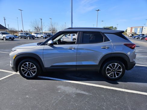 Used 2025 Chevrolet TrailBlazer LT image 4