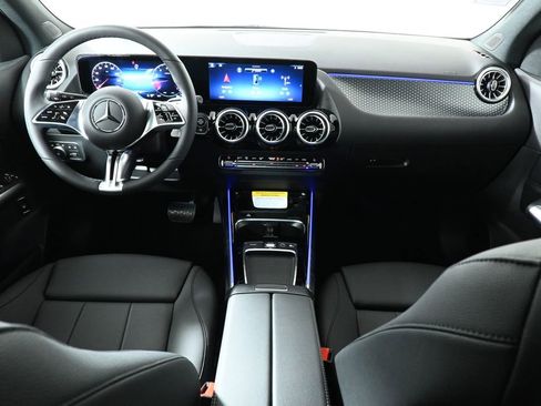 New 2025 Mercedes-Benz GLA 250 4MATIC image 4