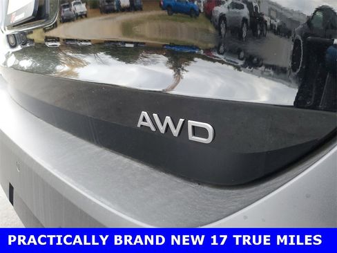 Used 2025 Nissan Kicks SV w/ SV Premium Package image 6