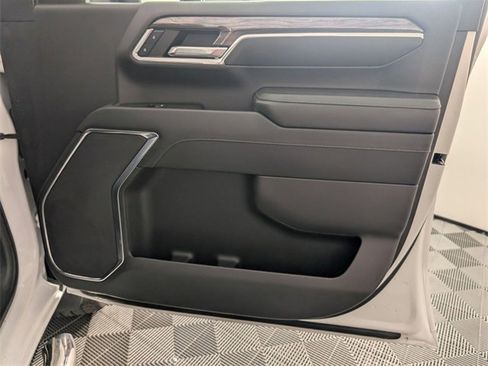 Used 2024 Chevrolet Silverado 2500 LTZ image 33