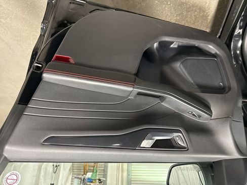 Used 2025 Ford Escape ST-Line FWD image 10