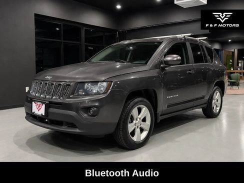 Used 2016 Jeep Compass Latitude AWD/4WD image 2