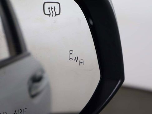 Used 2023 Toyota Sienna XLE w/ XLE Plus Package image 41