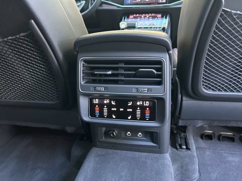 Used 2024 Audi RS Q8 AWD/4WD image 32