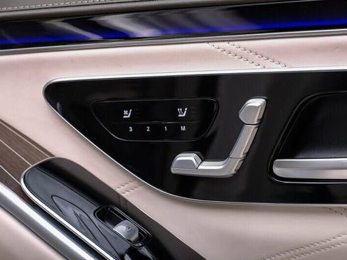 Used 2023 Mercedes-Benz Maybach S 680 4MATIC image 36